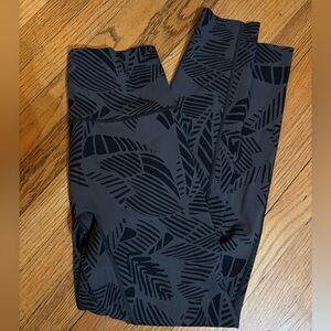Aerie Black Leaf Pattern Leggings